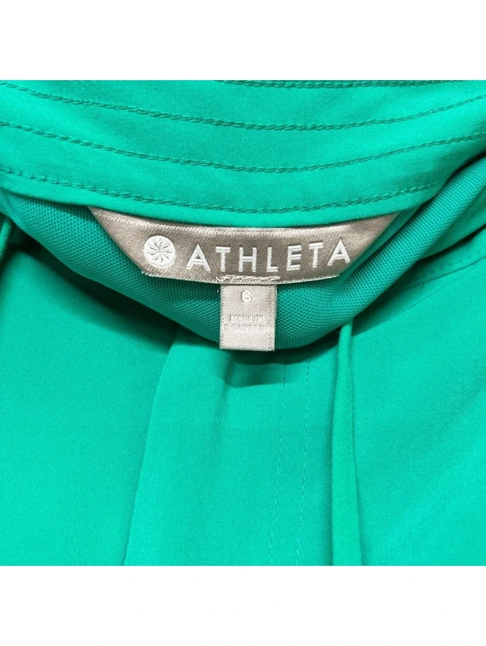 Athleta Women's Emerald Green Hiking Travel Active Trekkie North Shorts Size 6